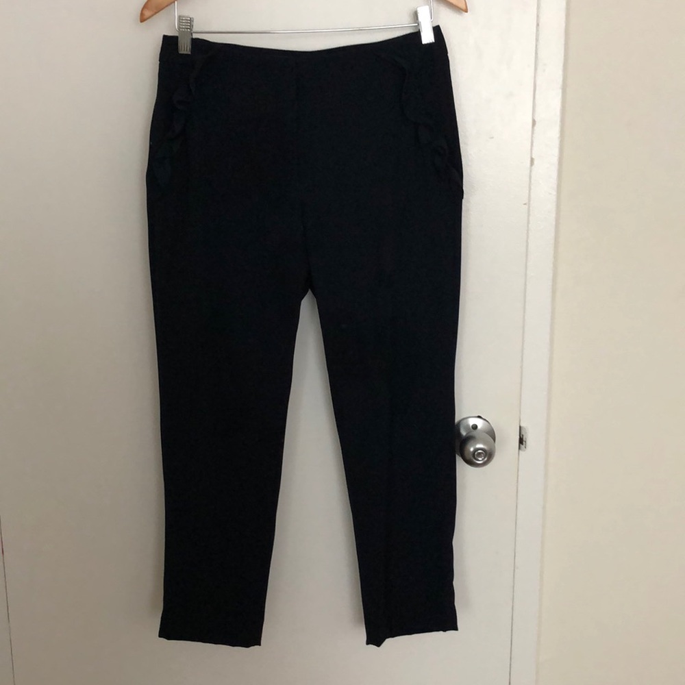 Ruffle pocket trouser.